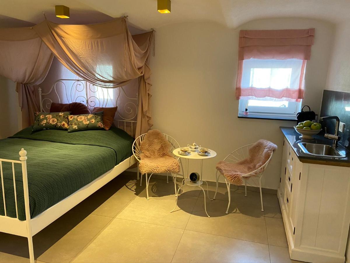 Luxus Ferienwohnung Mit Whirlpool Runkel Екстер'єр фото